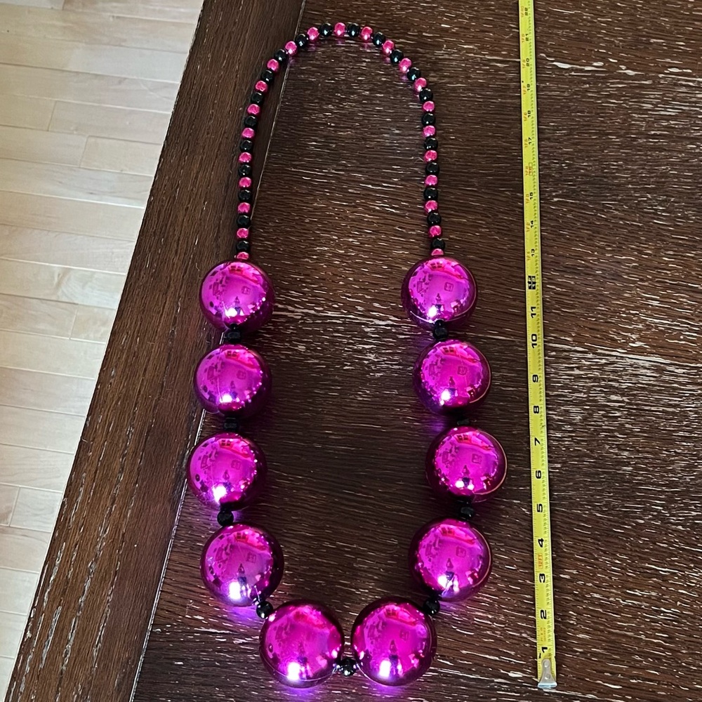 NEW Large, Mardi Gras, hard plastic bead necklace